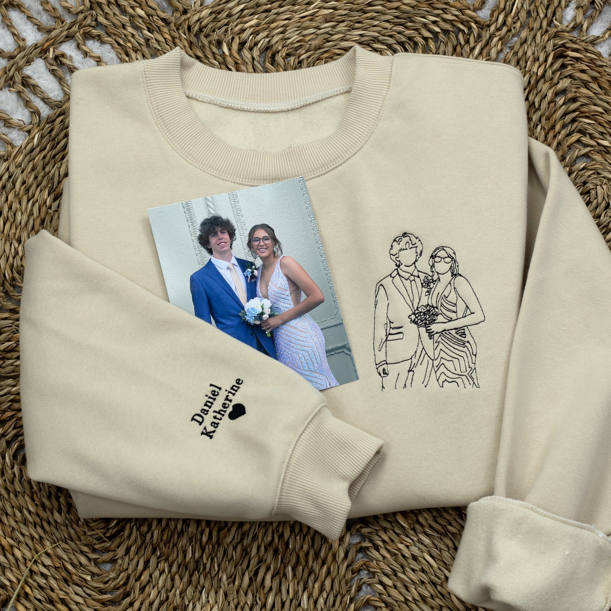 custom-embroidered-couple-portrait-sweatshirt-portrait-from-photo-sweatshirt-valentines-day-gift
